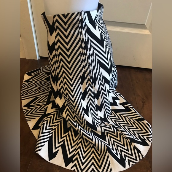 Sioni Black White Zigzag Pattern elastic waistband Midi Skirt size Medium - Picture 2 of 9